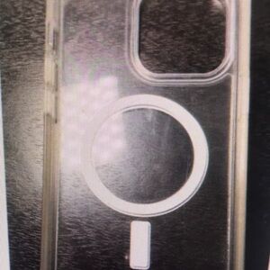 Apple Clear Case with MagSafe for iPhone